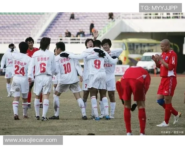 南京足球队与广州足球队赛后分析揭示实力对比与战术博弈