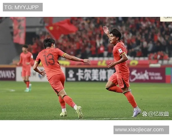 南京足球队战术之争引发热议球迷与专家各执己见探讨未来方向